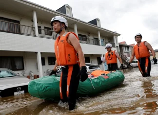 Typhoon Dujuan kills two in Japan, causes travel chaos near Tokyo | Aviation News
