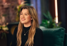 Kelly Clarkson brands shop owner a ‘liar’ in furious £11,000 bird row