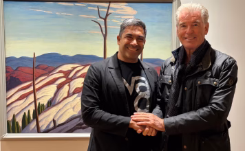 007 actor Pierce Brosnan spotted at Vancouver Art Gallery | Daily Hive
